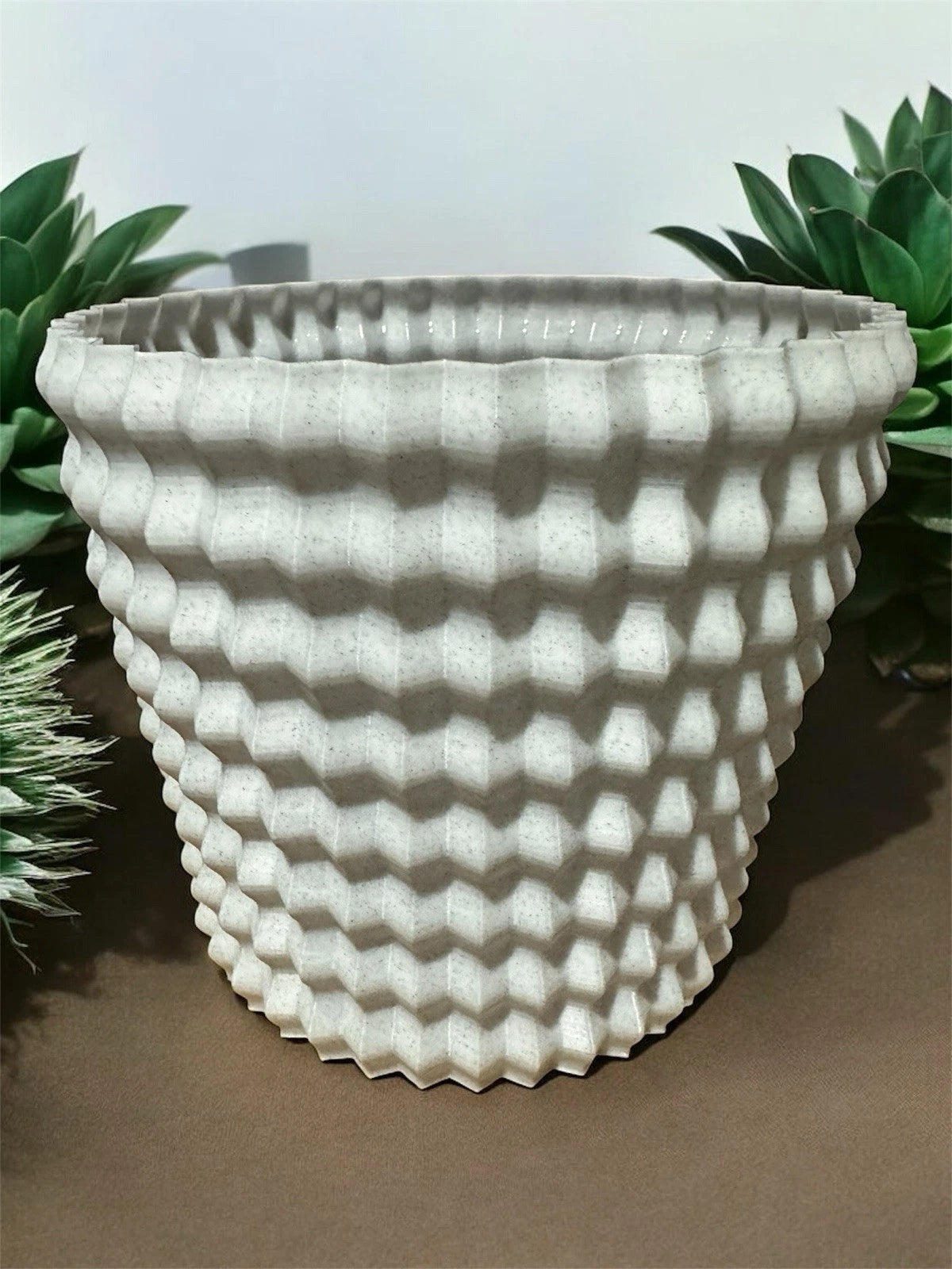 Elegant Pina Planter Flowerpot